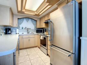 OceanFront Condo - Beach, Pool, Steps to Flagler Ave